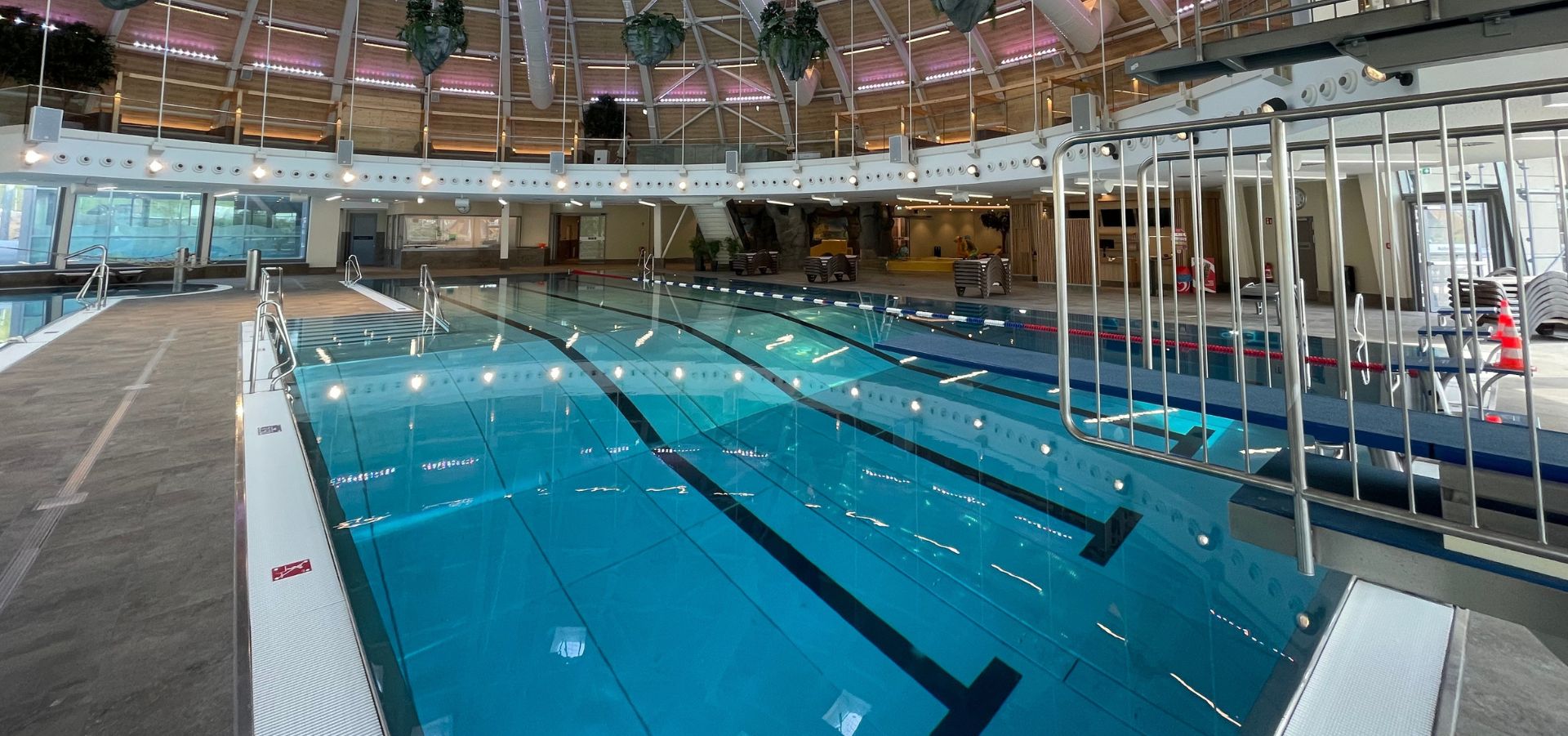 Hallenbad - Sportbecken